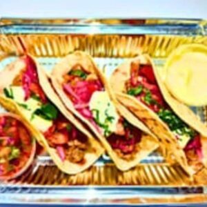 Tacos tinga de pollo